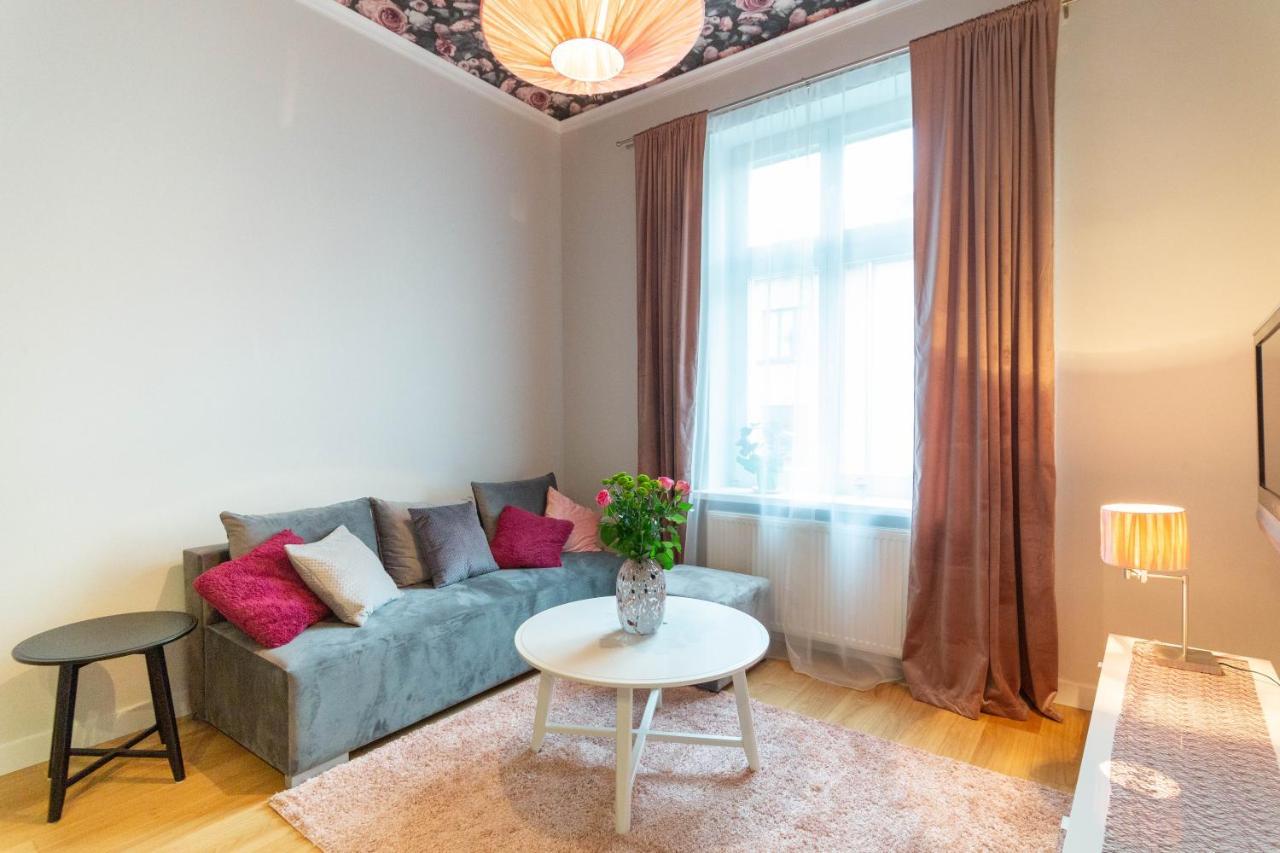 Glamorous And Brand New 2 Bedroom Krasków Eksteriør bilde